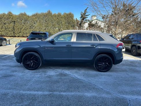 Used 2022 Volkswagen Atlas Cross Sport SE image 4