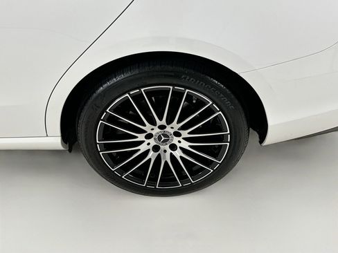 Used 2025 Mercedes-Benz C 300 4MATIC Sedan image 34