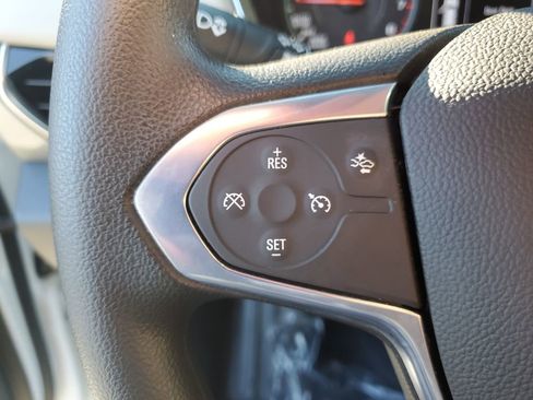 Used 2022 Chevrolet Traverse LS image 28