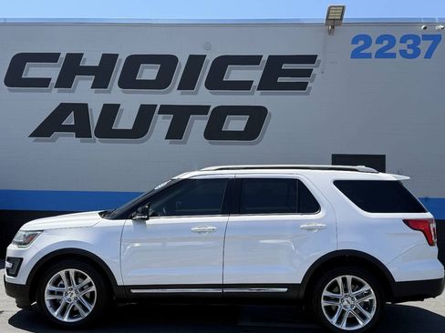 Used 2017 Ford Explorer XLT w/ Equipment Group 202A FWD image 22