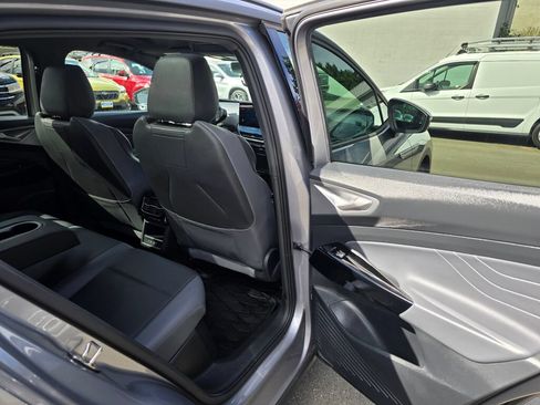 Used 2023 Volkswagen ID.4 Pro S RWD image 13