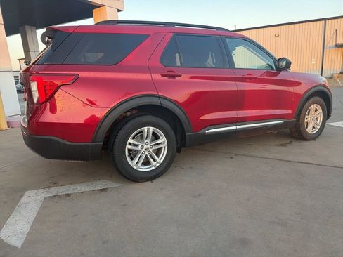 Used 2020 Ford Explorer XLT w/ Equipment Group 202A image 3