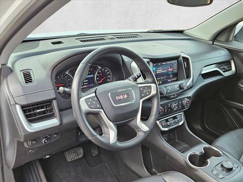 Used 2023 GMC Terrain SLT FWD image 10