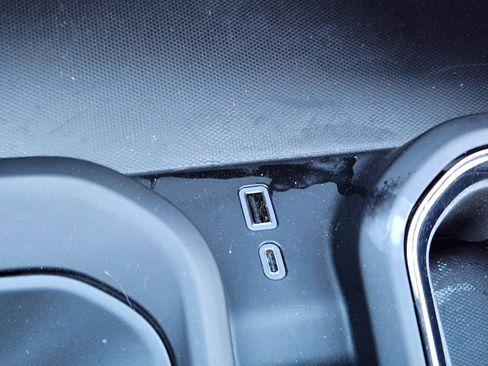 Used 2025 GMC Sierra 1500 AT4 w/ AT4 Premium Package image 17