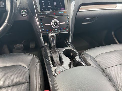 Used 2017 Ford Explorer Limited image 15