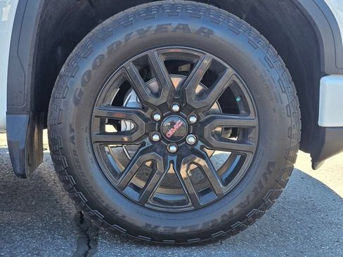 Certified 2023 GMC Sierra 1500 Elevation w/ LPO, Elevation Black Package AWD/4WD image 16