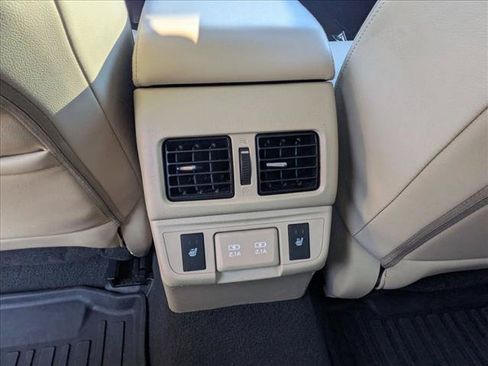 Used 2019 Subaru Outback 2.5i Limited AWD/4WD image 18