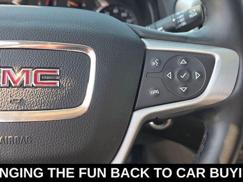 Used 2024 GMC Terrain SLT image 16