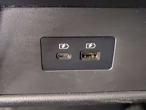 Used 2022 Nissan Rogue SV image 31