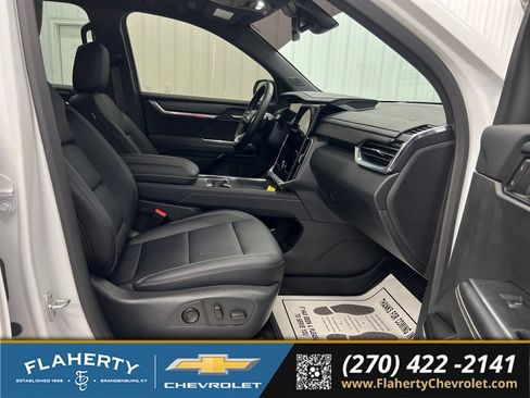 Used 2025 GMC Acadia Elevation w/ Elevation Premium Package FWD image 15