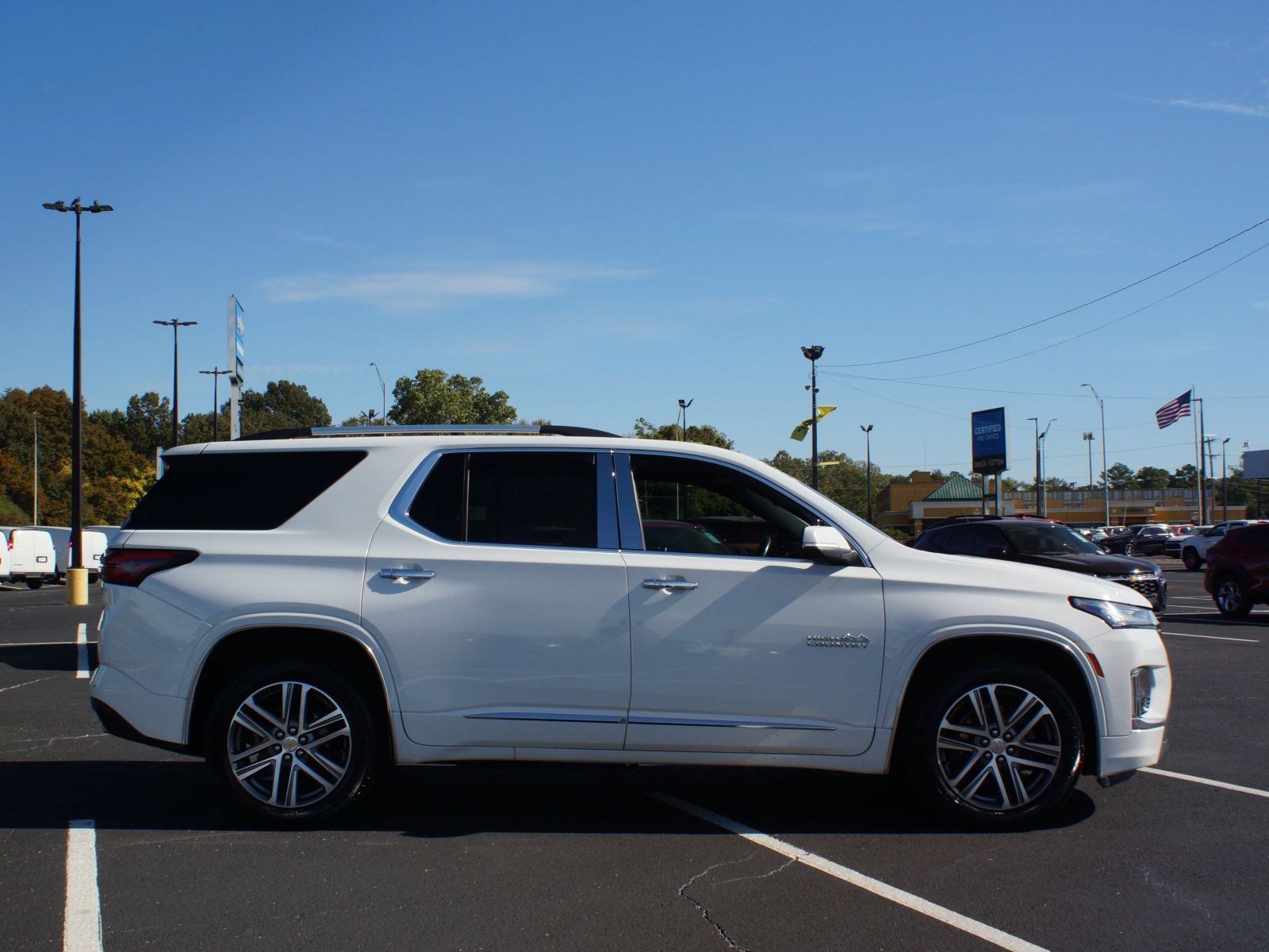 Used 2022 Chevrolet Traverse High Country FWD image 14
