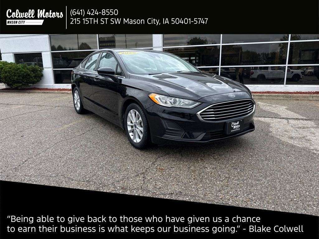 Used 2020 Ford Fusion SE FWD image 1