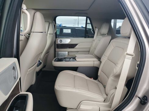 Used 2018 Lincoln Navigator Reserve w/ Technology Package image 14