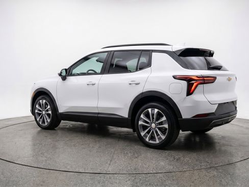 Used 2025 Chevrolet Equinox LT image 6