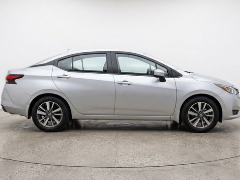Used 2025 Nissan Versa SV FWD image 11