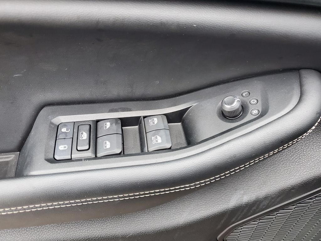 Used 2023 Jeep Grand Cherokee Altitude AWD/4WD image 16