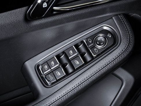 New 2026 Porsche Macan image 26