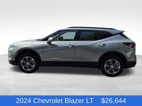 Certified 2024 Chevrolet Blazer LT w/ Convenience Package FWD image 2