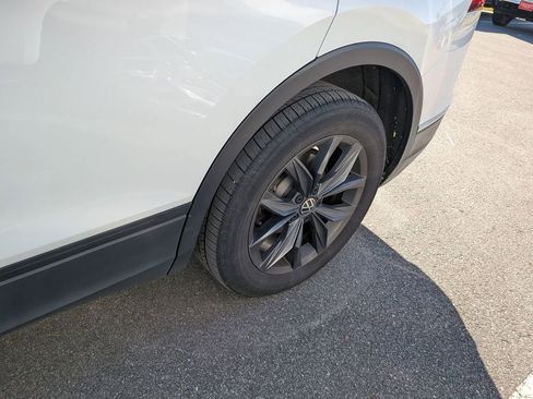 Used 2023 Volkswagen Tiguan SE w/ Panoramic Sunroof Package image 5