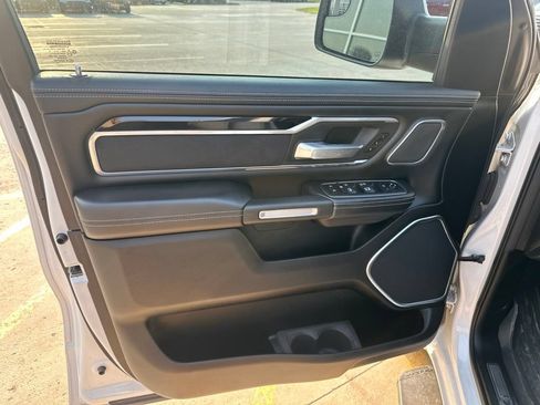 Used 2020 RAM 1500 Laramie AWD/4WD image 10