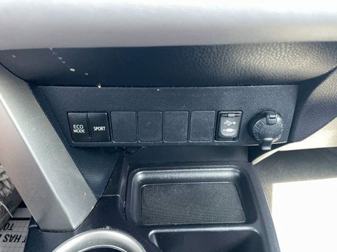 Used 2013 Toyota RAV4 XLE image 36