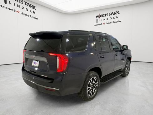 Used 2024 GMC Yukon AT4 w/ Technology Package AWD/4WD image 9
