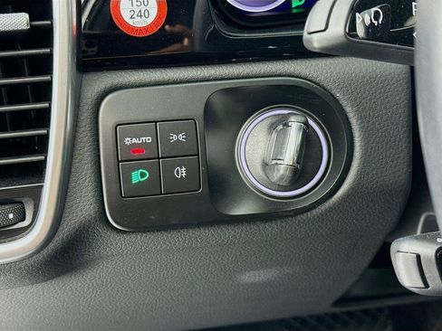 Certified 2023 Porsche Cayenne image 14