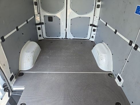 Used 2025 Mercedes-Benz Sprinter 2500 image 65