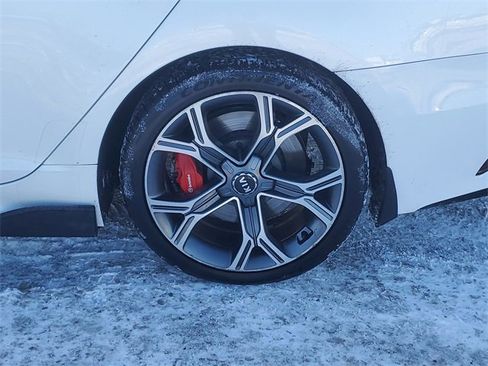 Used 2019 Kia Stinger GT2 image 5