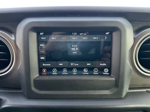 Used 2021 Jeep Wrangler Sport S image 21