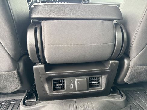 Used 2023 GMC Sierra 1500 SLE AWD/4WD image 33