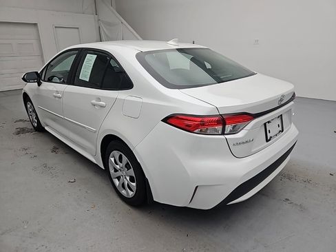 Used 2022 Toyota Corolla LE image 9