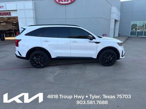 Used 2023 Kia Sorento SX AWD/4WD image 13