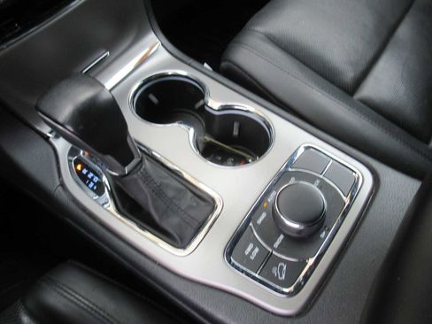 Used 2020 Jeep Grand Cherokee Limited w/ Luxury Group II AWD/4WD image 37