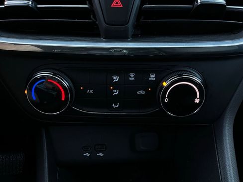 Used 2025 Buick Encore GX Preferred image 26