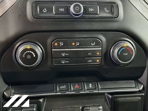 Used 2021 Chevrolet Silverado 1500 Custom AWD/4WD image 17