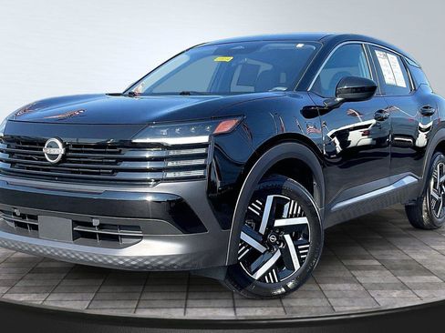 Certified 2025 Nissan Kicks SV FWD image 13