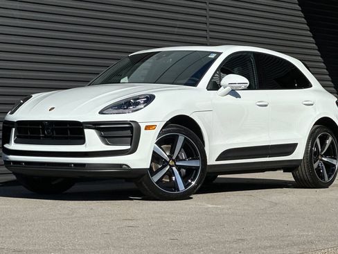New 2026 Porsche Macan image 1