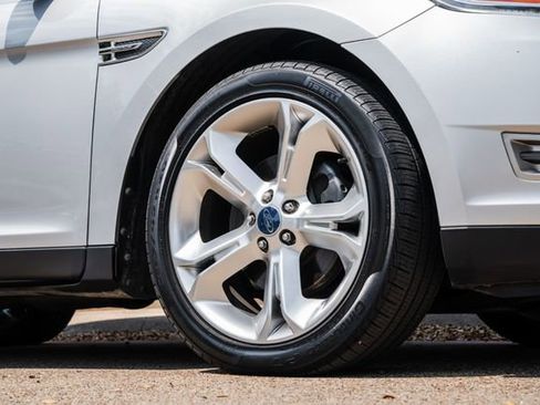 Used 2010 Ford Taurus SHO image 36