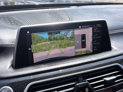 Used 2022 BMW 750Li xDrive AWD/4WD image 24