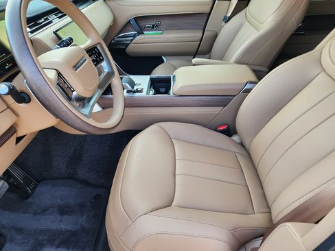 New 2025 Land Rover Range Rover SE image 12