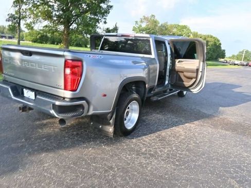 Used 2024 Chevrolet Silverado 3500 LTZ AWD/4WD image 38
