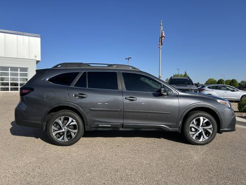 Used 2022 Subaru Outback Limited AWD/4WD image 9