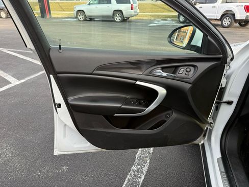 Used 2016 Buick Regal image 8