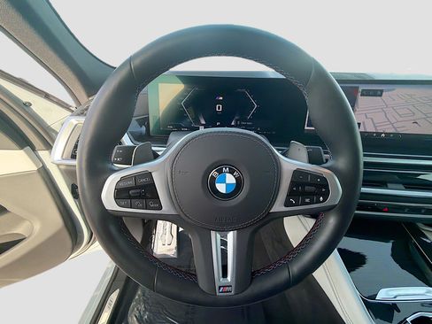 Used 2025 BMW X6 M60i image 39