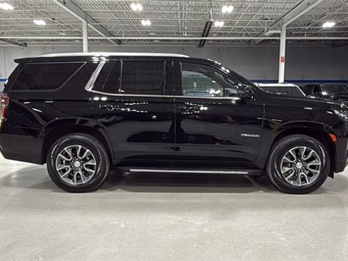 Used 2022 Chevrolet Tahoe LT w/ Luxury Package image 3
