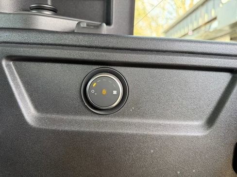 Used 2021 Land Rover Defender 110 X-Dynamic HSE image 39