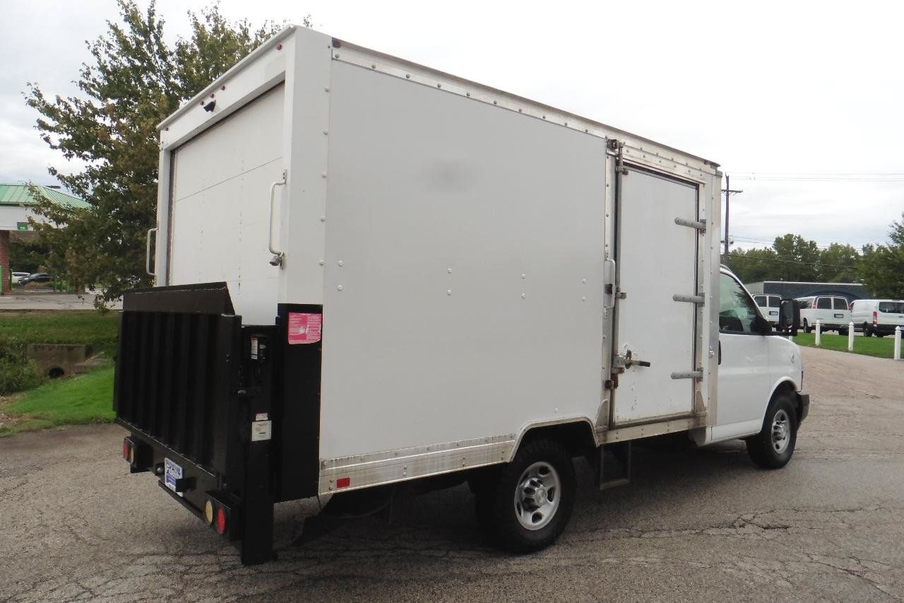 Used 2018 Chevrolet Express 3500 RWD image 19
