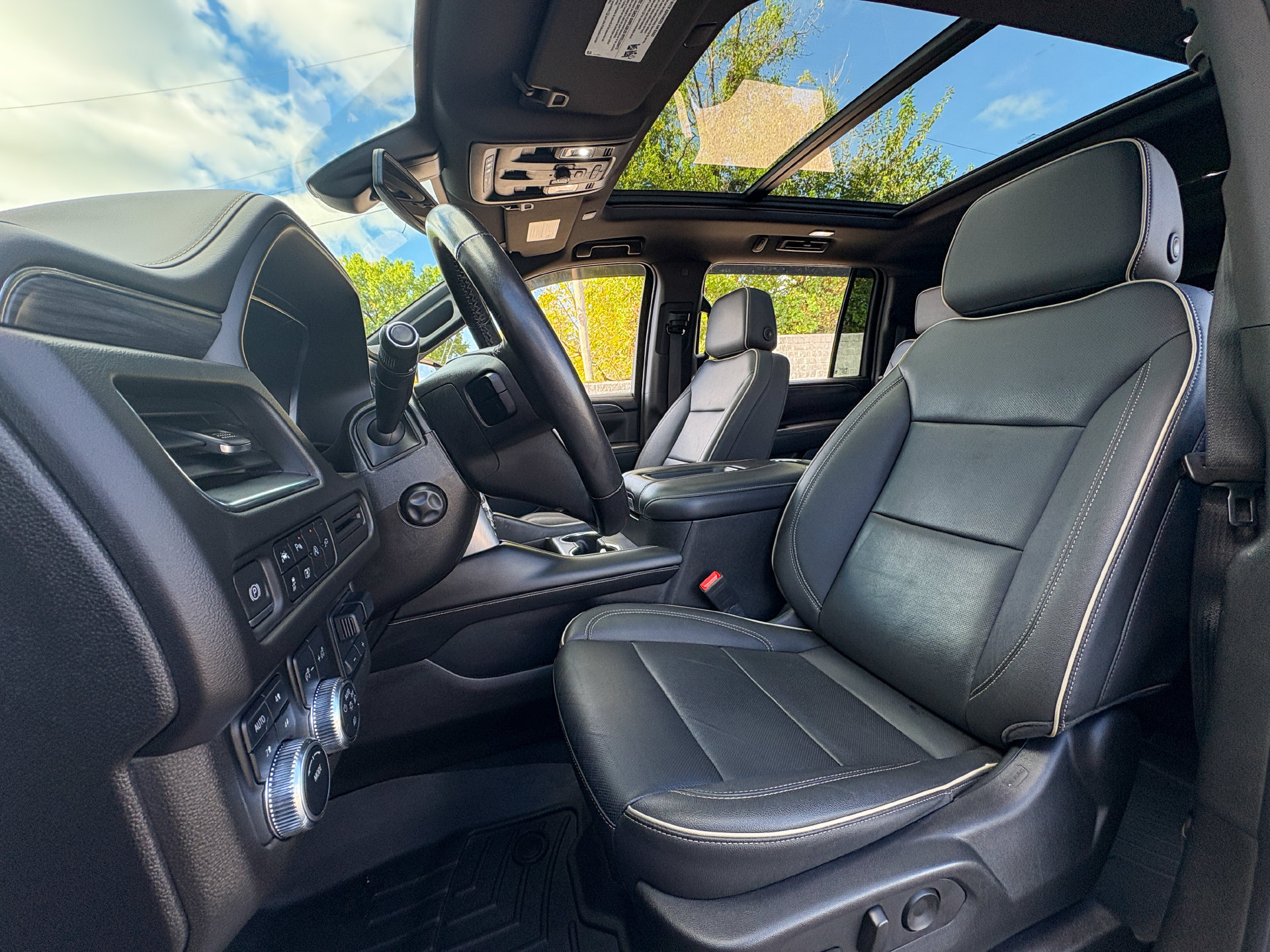 Used 2022 GMC Yukon XL SLT w/ SLT Luxury Package AWD/4WD image 20