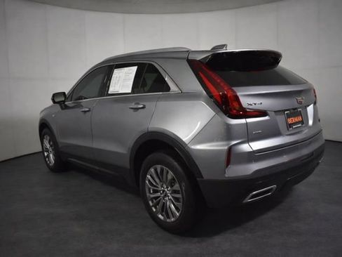 Used 2025 Cadillac XT4 Premium Luxury w/ Cold Weather Package image 6